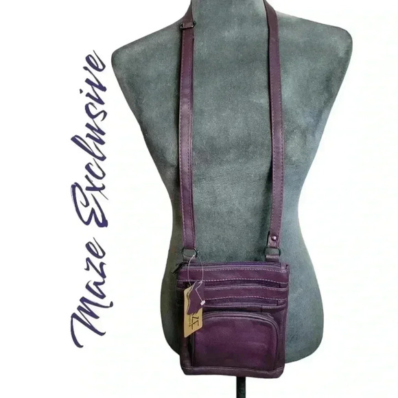 Maze Exclusive Shoulder Bag NWT - Picture 1 of 5